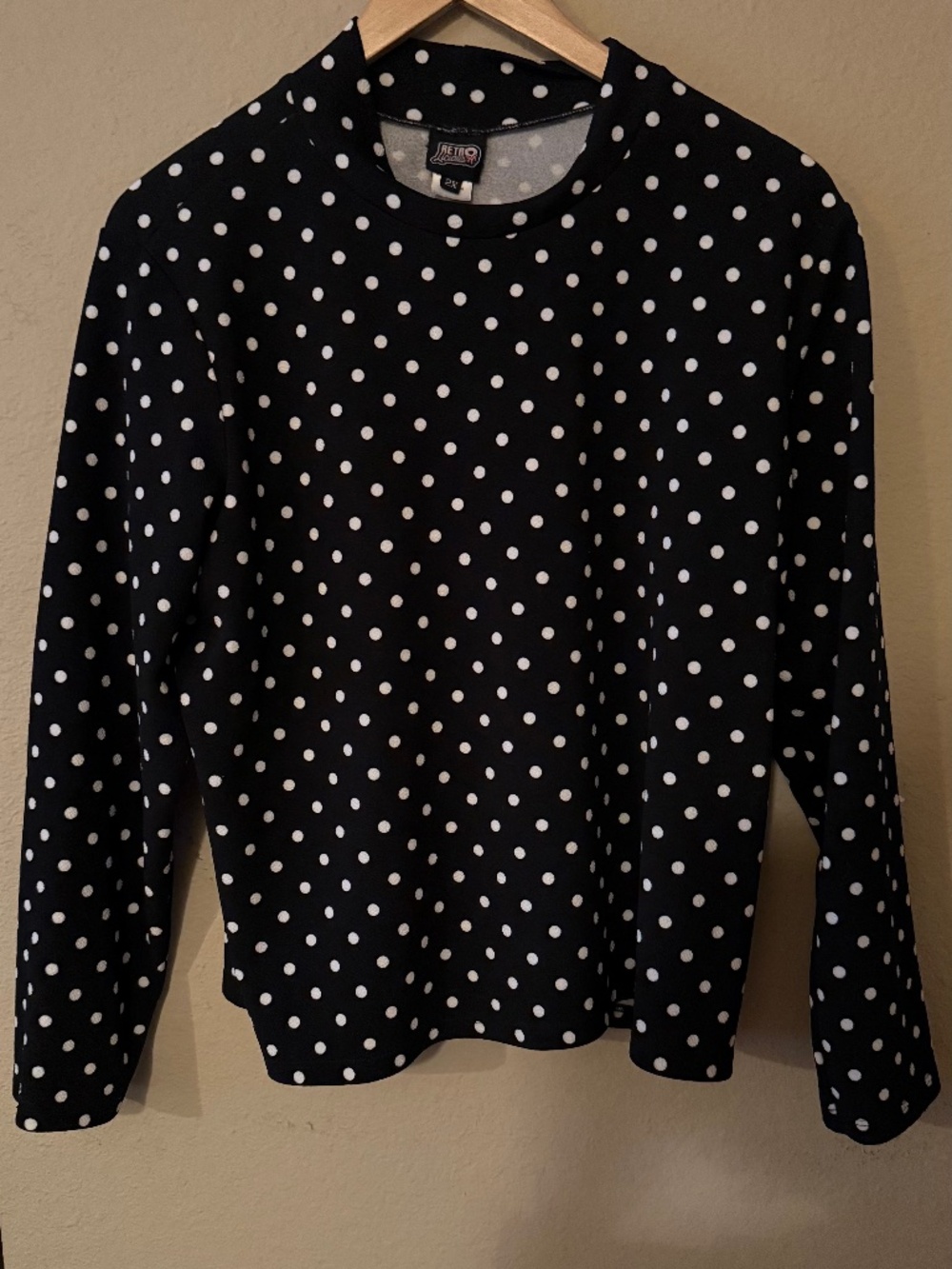 Retrolicious black and white polka dot long sleeve top